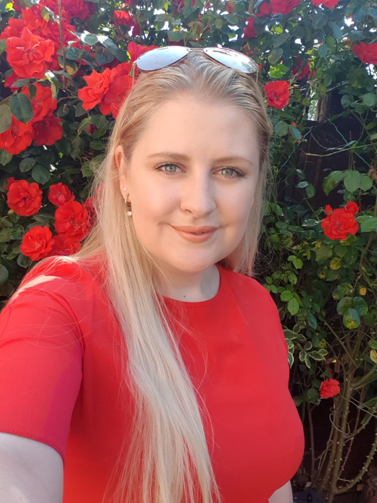 Finished simple summer make up look