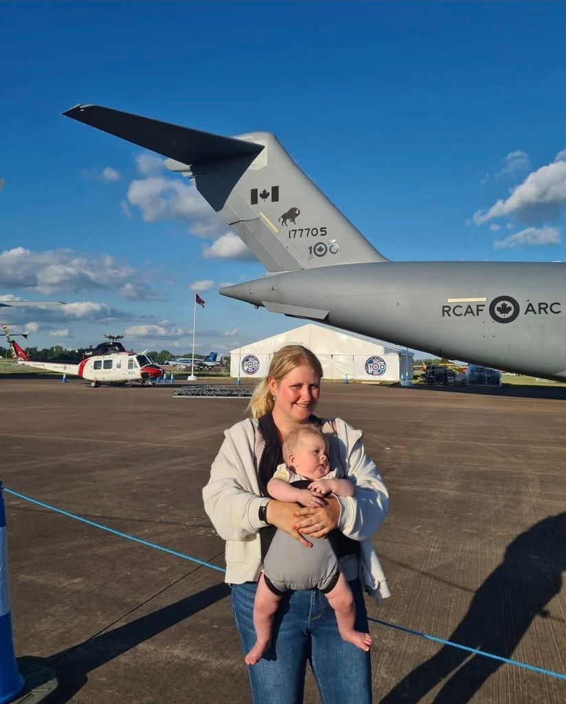 Me and my daughter stood in front of the Canadian C-17 at RIAT